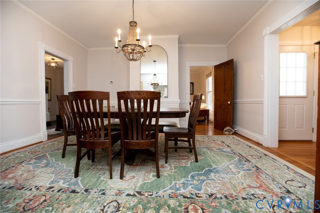 401 2nd Avenue Farmville, VA 23901 - Photo 20 of 55 a view of a dining room with furniture