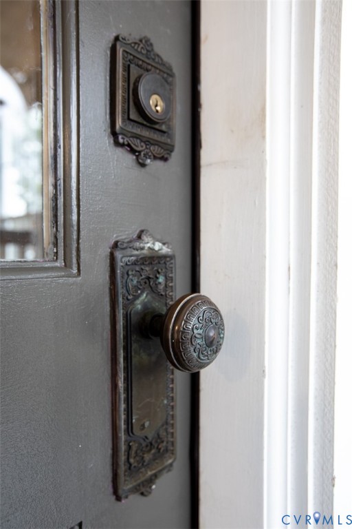 401 2nd Avenue Farmville, VA 23901 - Photo 7 of 55 a close view of door lock