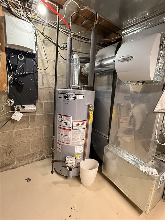 68 Sutcliffe Road Lynn, MA 01904 - Photo 23 of 23 a bathroom with a sink and mirror