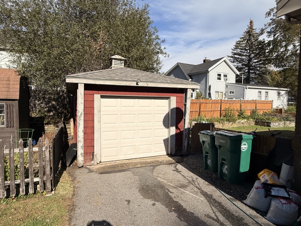68 Sutcliffe Road Lynn, MA 01904 - Photo 4 of 23 a front view of a house with yard