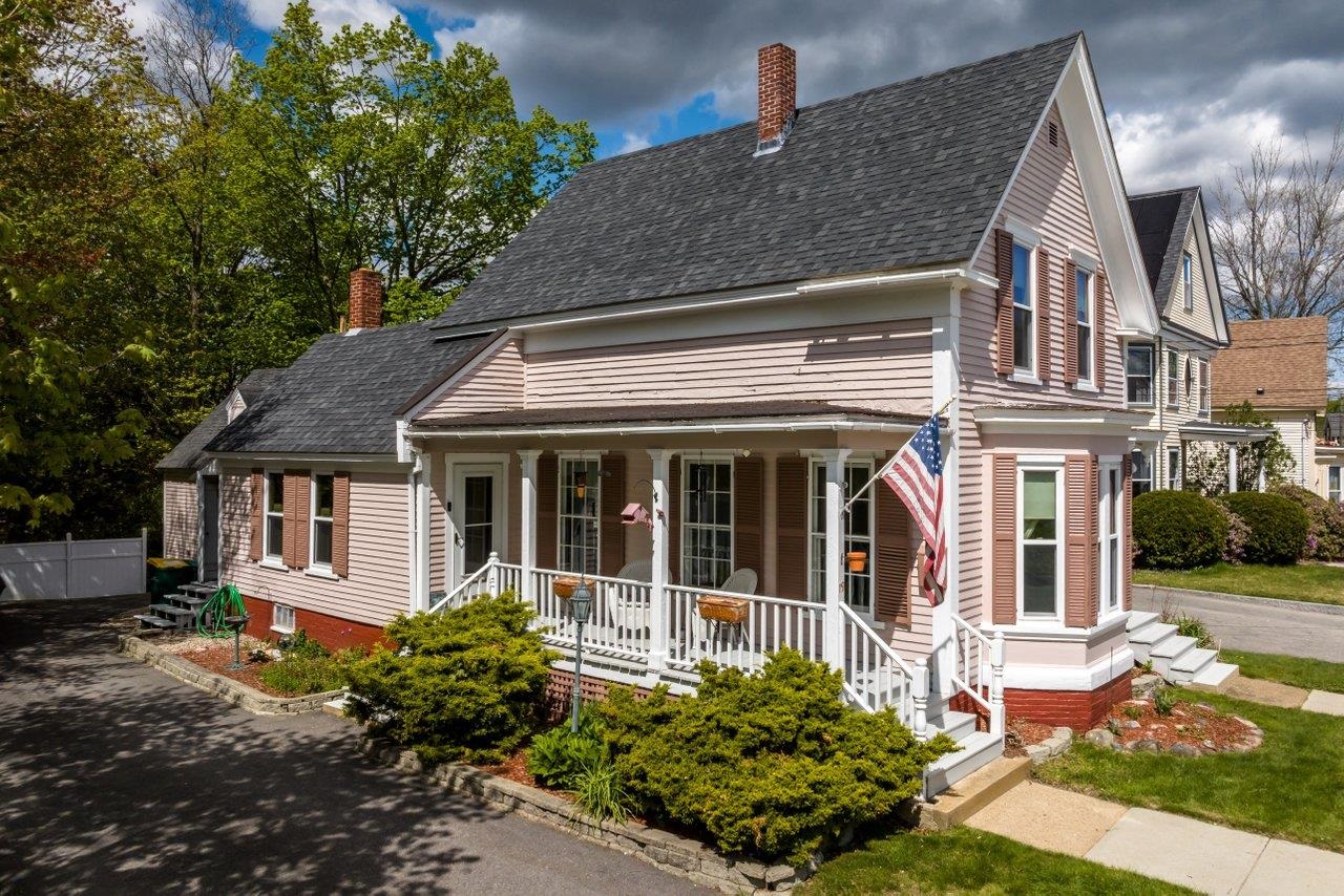 19 Sheridan Avenue Rochester, NH 03867 - Photo 3 of 44