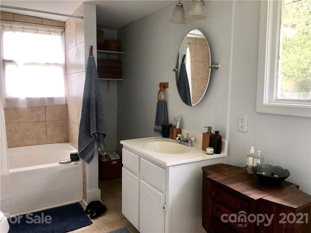 809 Kings Road Shelby, NC 28150 - Photo 12 of 27 Gallery Image 12