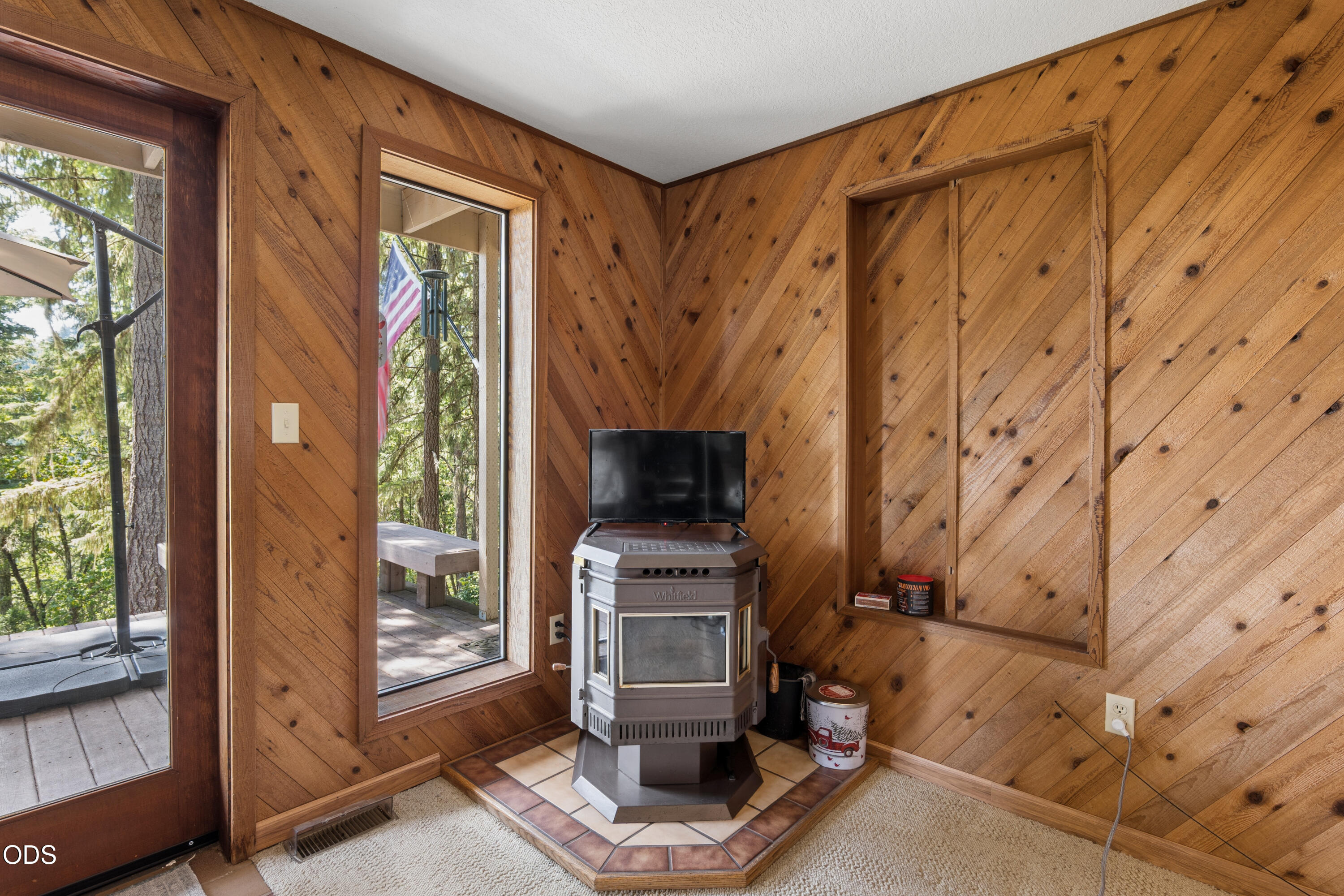 1853 Ridge Water Drive Sutherlin, OR 97479 - Photo 7 of 27 6