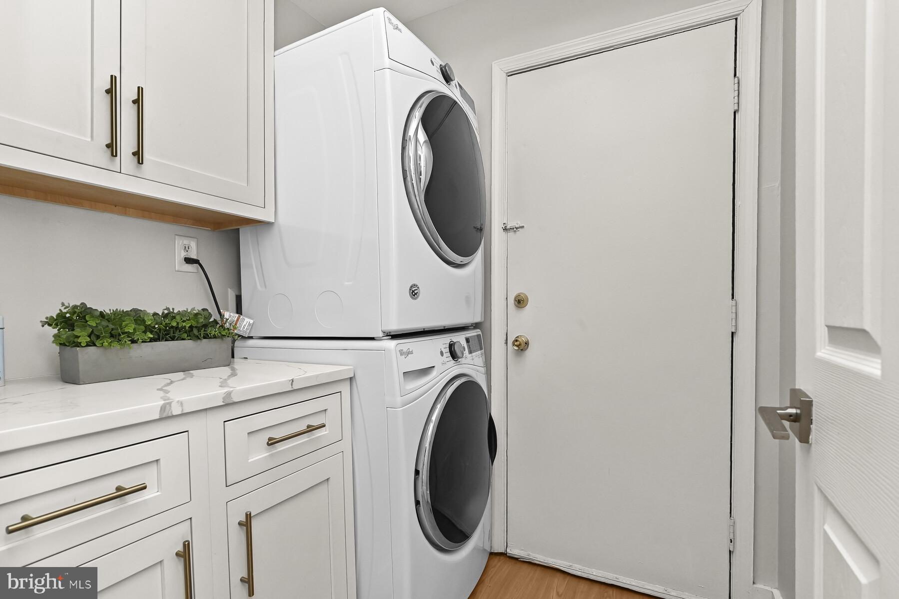 5029 Ten Mills Road Columbia, MD 21044 - Photo 19 of 49 Laundry room off garage with quartz counters