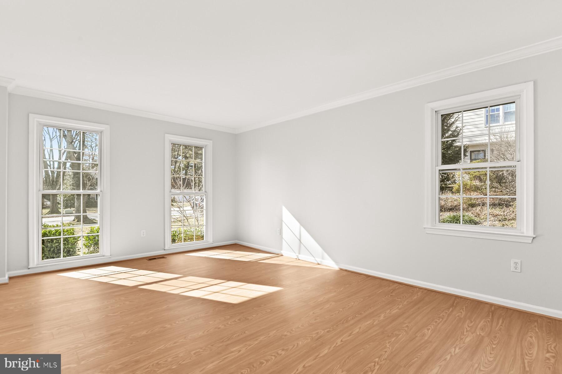 5029 Ten Mills Road Columbia, MD 21044 - Photo 44 of 49 Unstaged living room