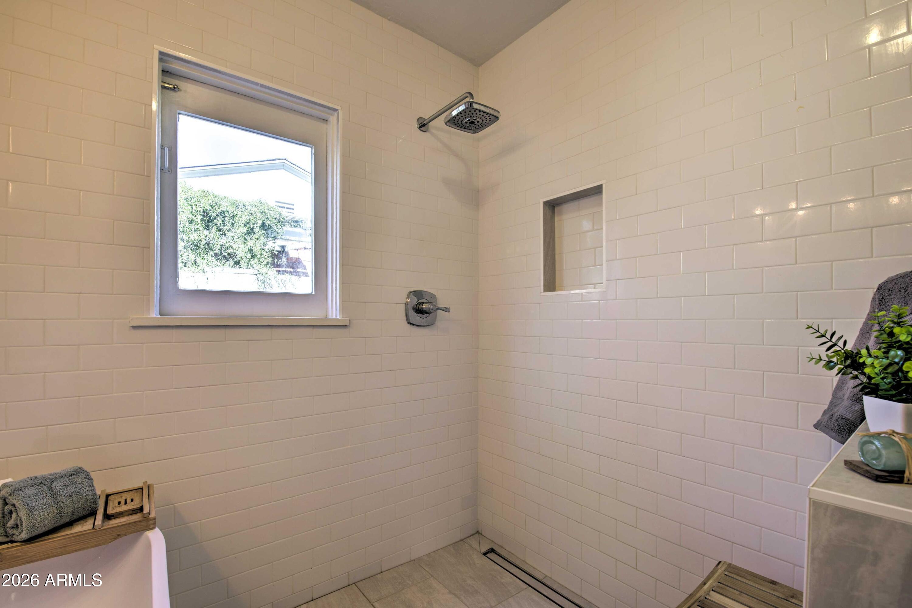 1815 North 16th Avenue Phoenix, AZ 85007 - Photo 11 of 18 BR 1