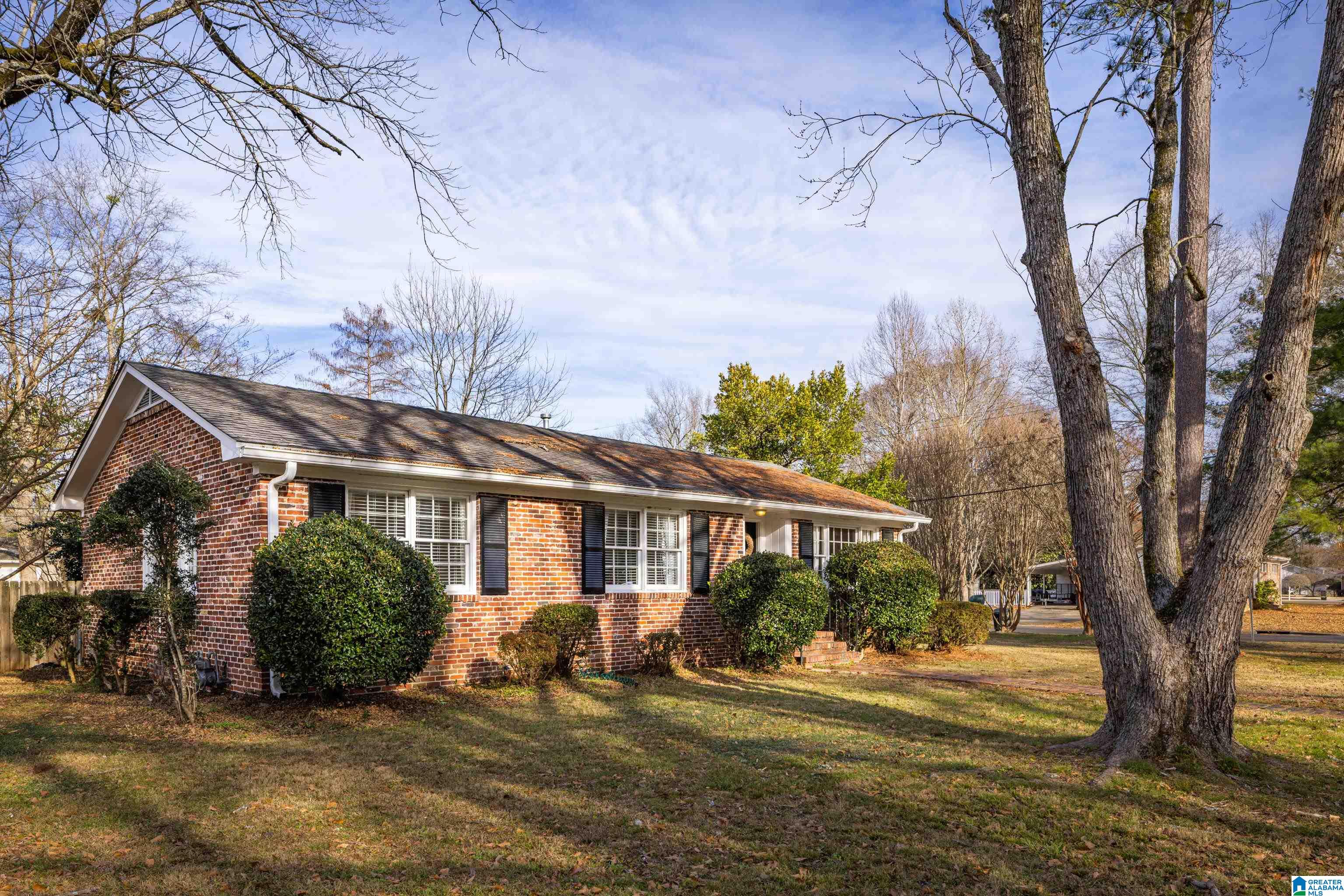 4260 MountainDale Road Birmingham, AL 35213 - Photo 2 of 36