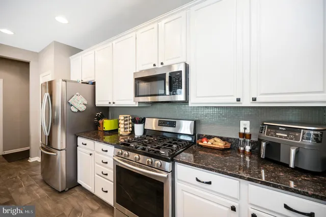 $610,000 | 1000 Graham Drive, Fredericksburg, VA 22401