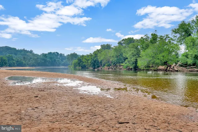 $610,000 | 1000 Graham Drive, Fredericksburg, VA 22401