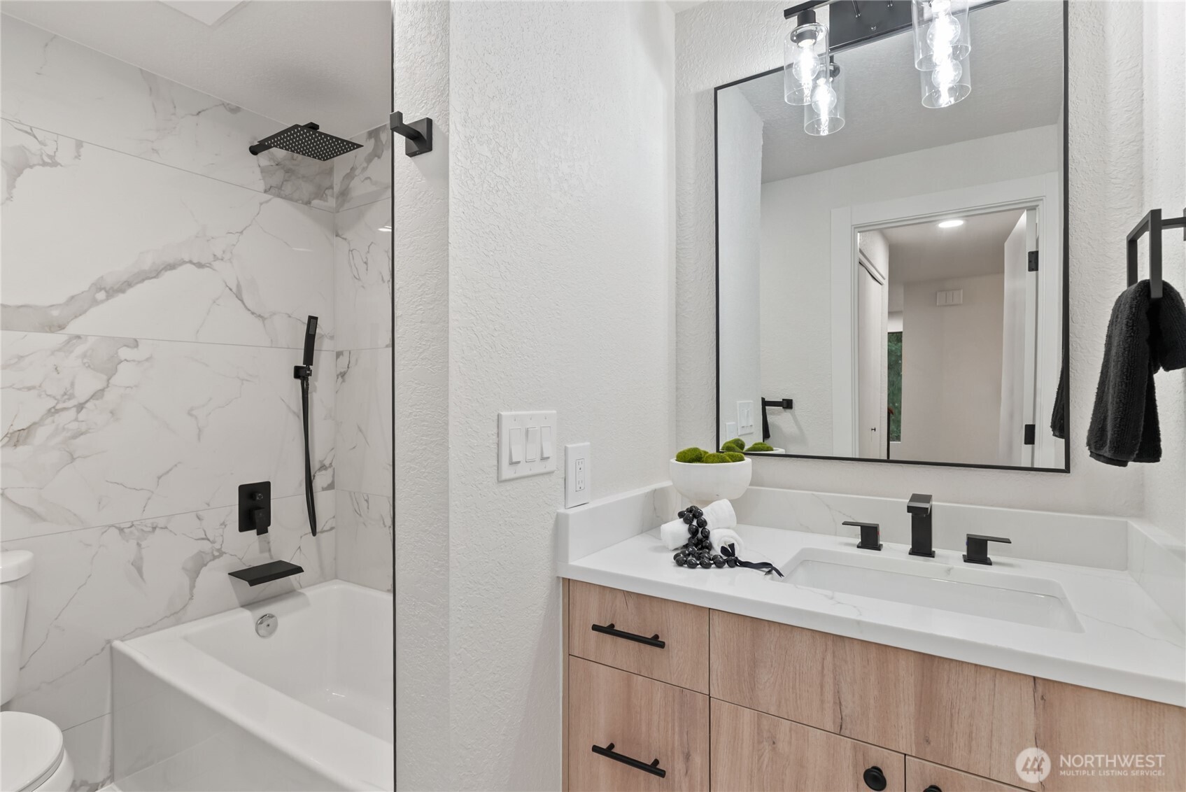 155 South 330th Street, Unit D Federal Way, WA 98003 - Photo 22 of 35