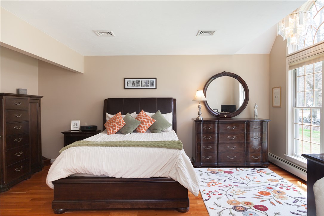 66 Ferry Road Bristol, RI 02809 - Photo 16 of 39 Gallery Image 16