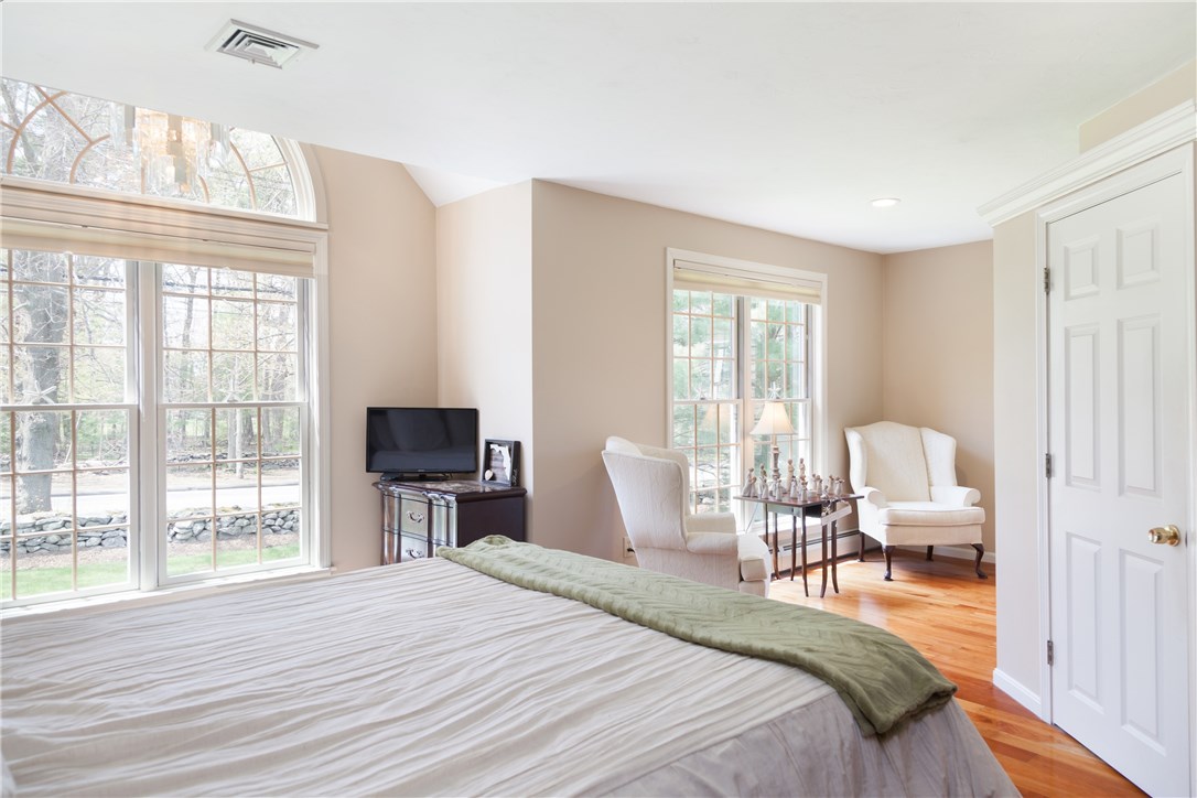 66 Ferry Road Bristol, RI 02809 - Photo 17 of 39 Gallery Image 17
