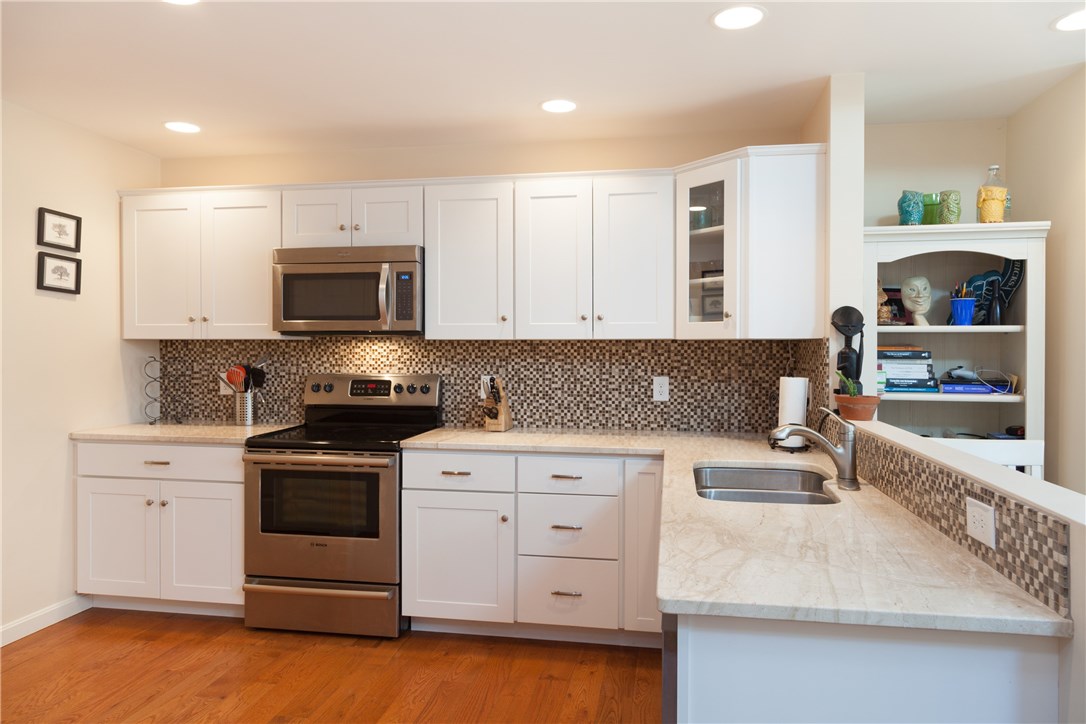 66 Ferry Road Bristol, RI 02809 - Photo 32 of 39 Gallery Image 32