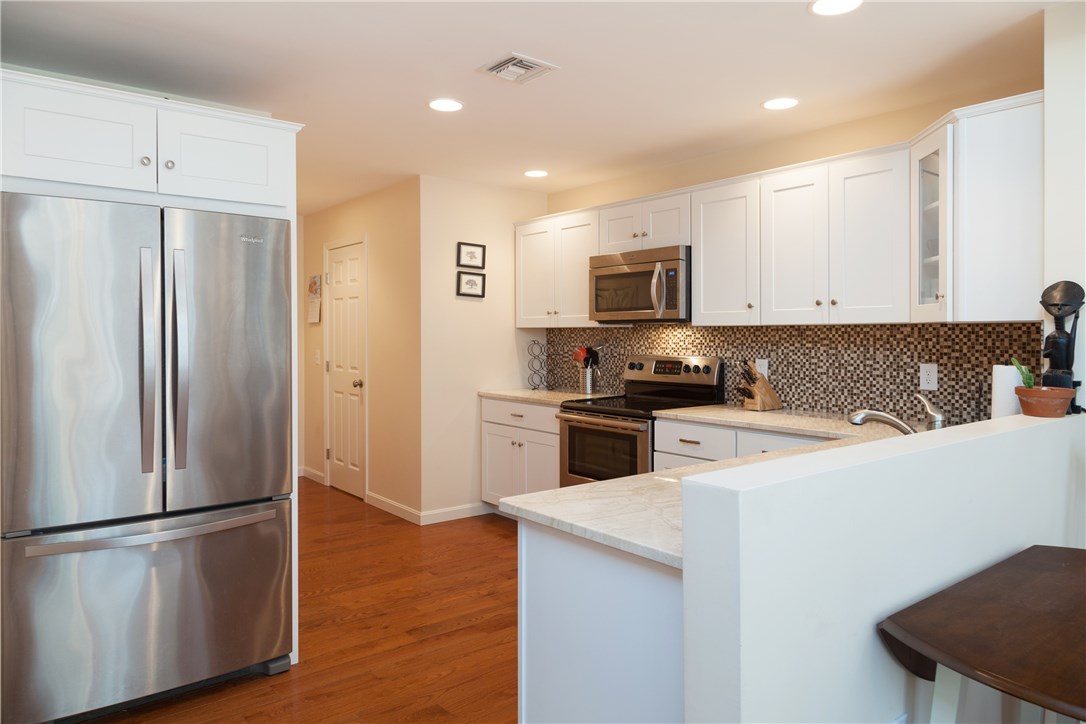 66 Ferry Road Bristol, RI 02809 - Photo 33 of 39 Gallery Image 33