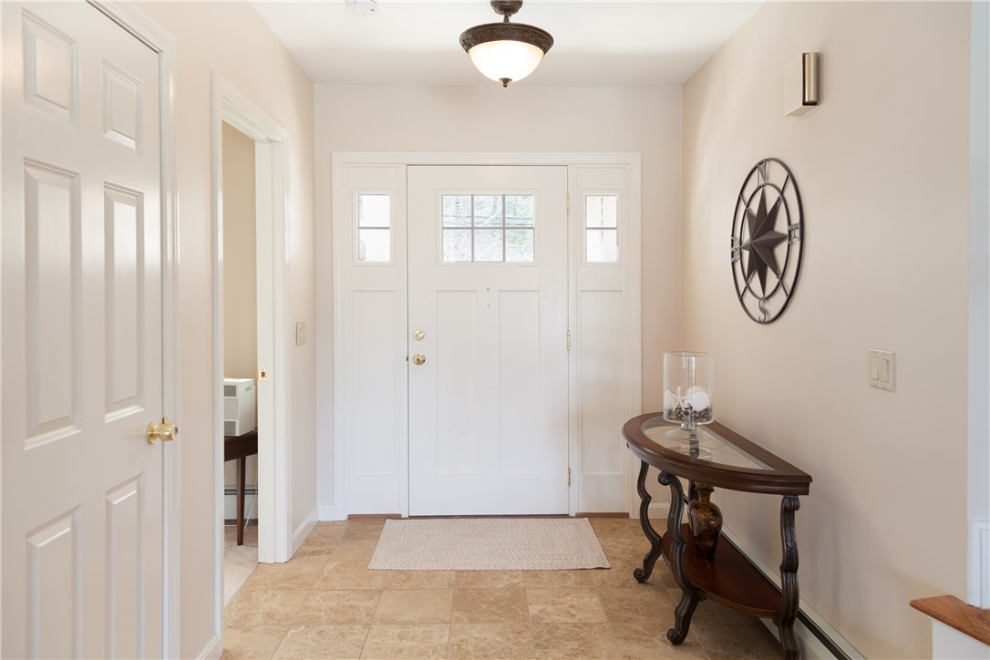 66 Ferry Road Bristol, RI 02809 - Photo 5 of 39 Gallery Image 5