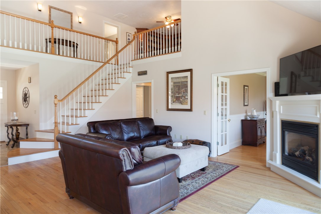 66 Ferry Road Bristol, RI 02809 - Photo 7 of 39 Gallery Image 7