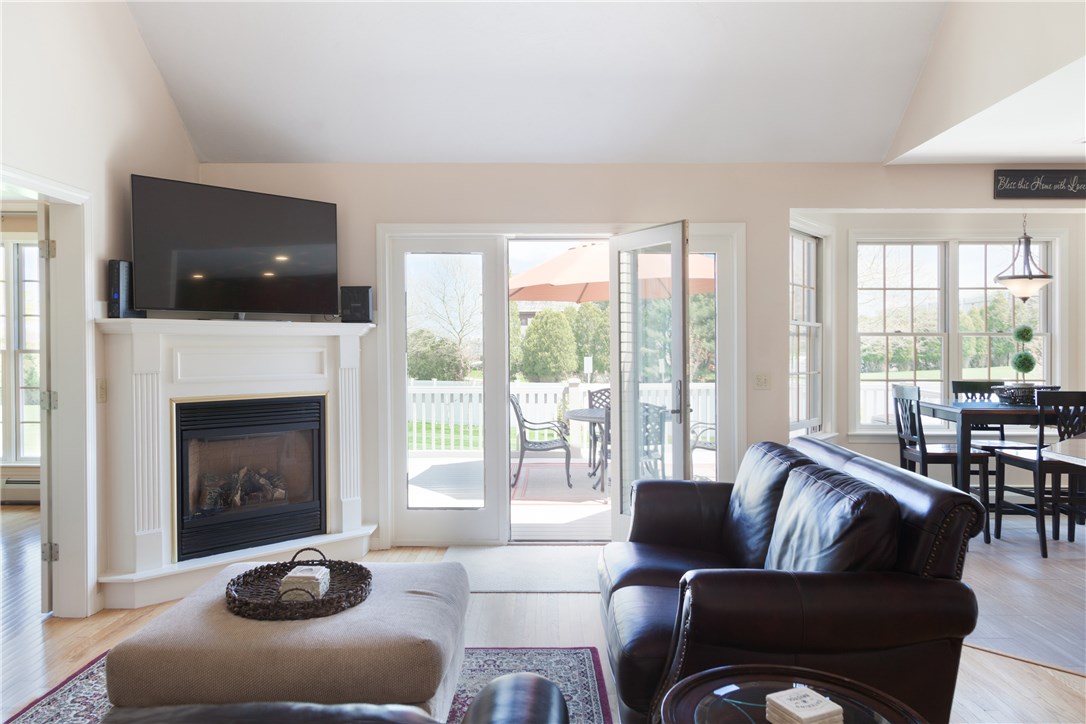 66 Ferry Road Bristol, RI 02809 - Photo 8 of 39 Gallery Image 8