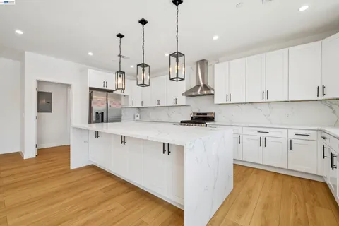 $1,349,000 | 10664 Louise Avenue, Granada Hills, CA 91344