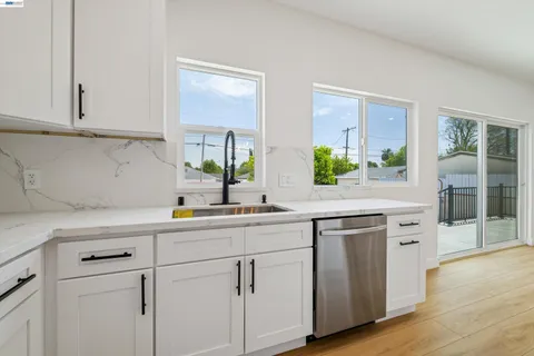 $1,349,000 | 10664 Louise Avenue, Granada Hills, CA 91344