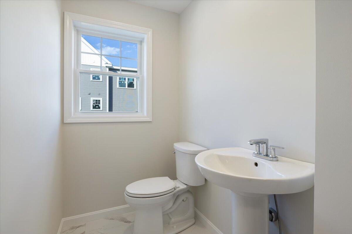 25 Regency Circle, Unit 2 Kittery, ME 03904 - Photo 13 of 26 11-33_Regency_Cir_11