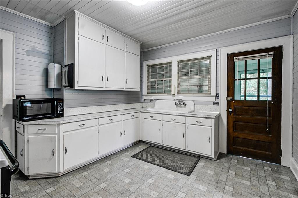 2826 Old Liberty Road Randleman, NC 27317 - Photo 7 of 15 Gallery Image 7