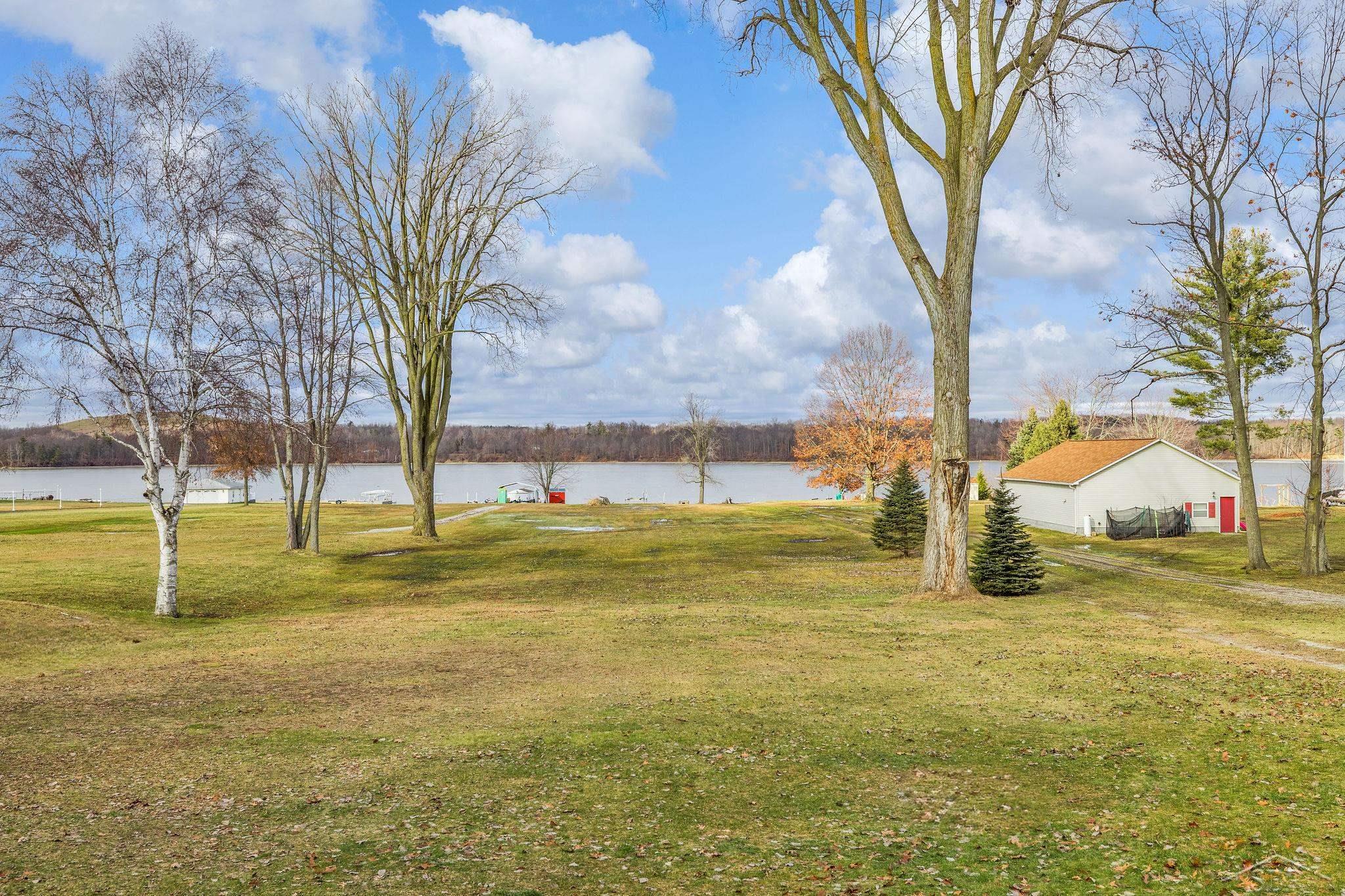 Beautiful lakefront home