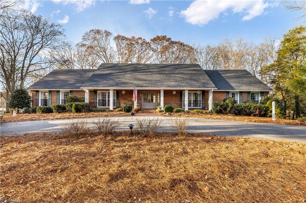 7631 Lasater Road Clemmons, NC 27012 - Photo 4 of 50 Gallery Image 4