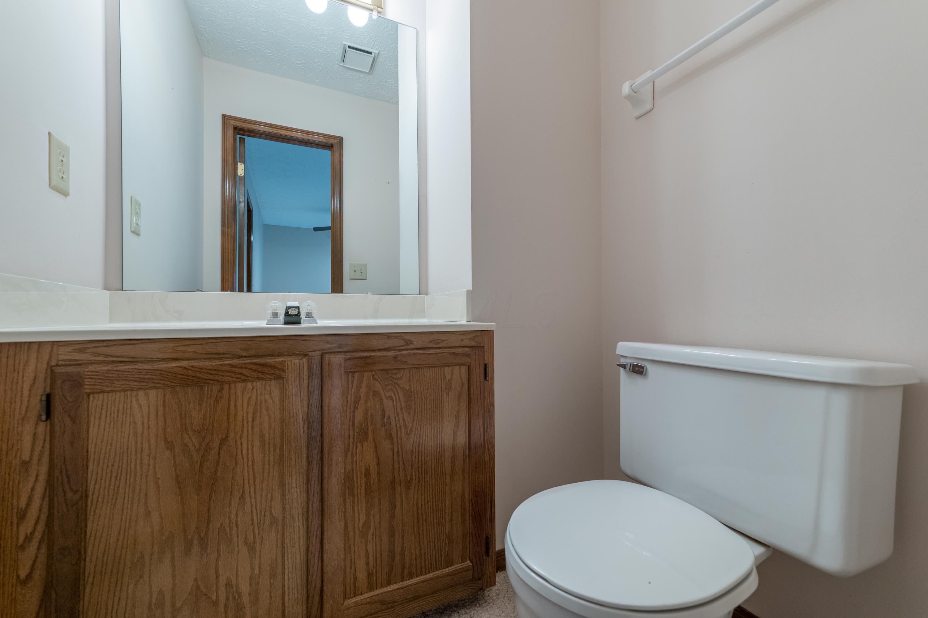 5275 Timberline Road, Unit 147 Columbus, OH 43220 - Photo 15 of 41 Powder Room