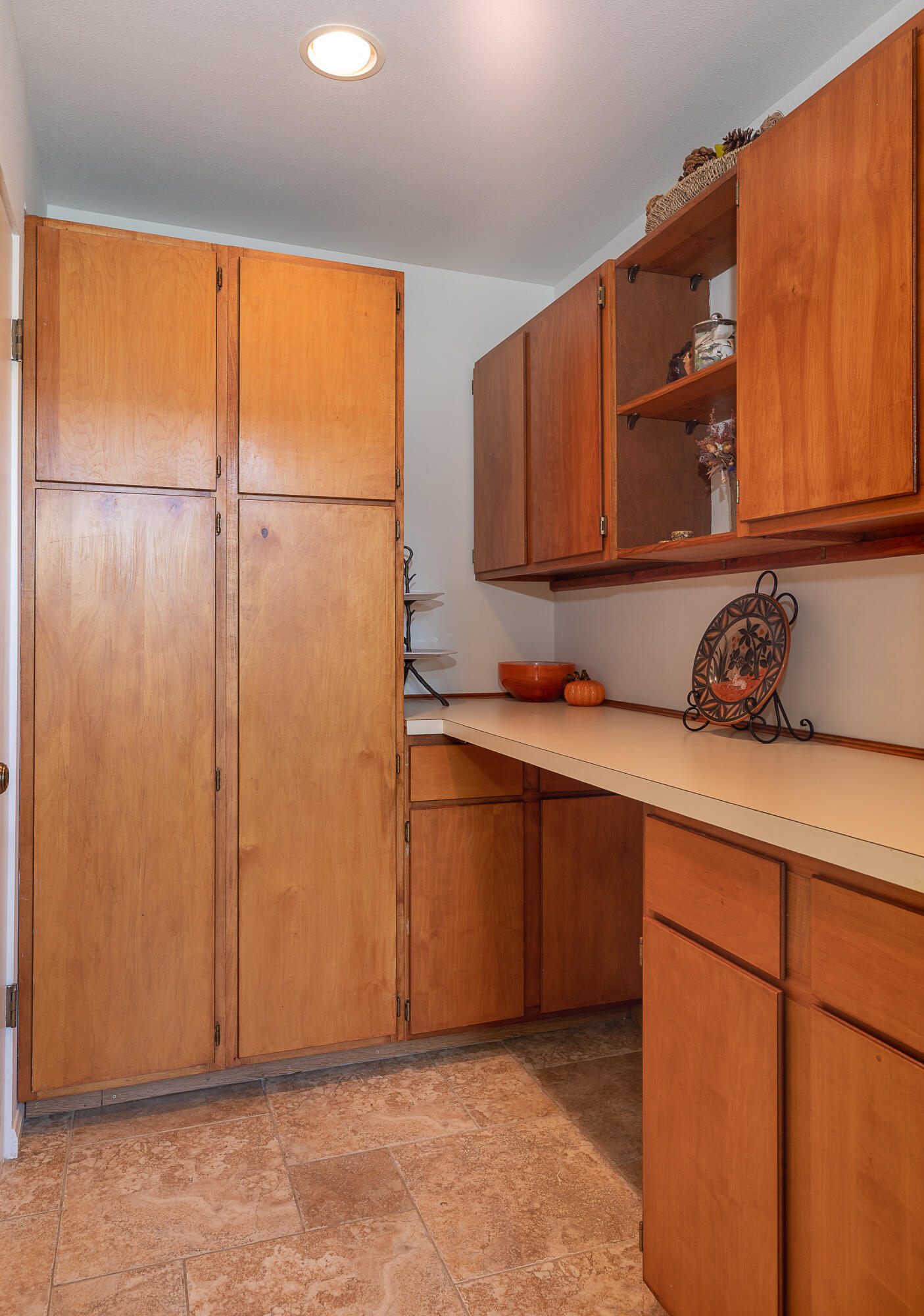 4655 Aragon Drive Carpinteria, CA 93013 - Photo 19 of 32 a room with storage and utility