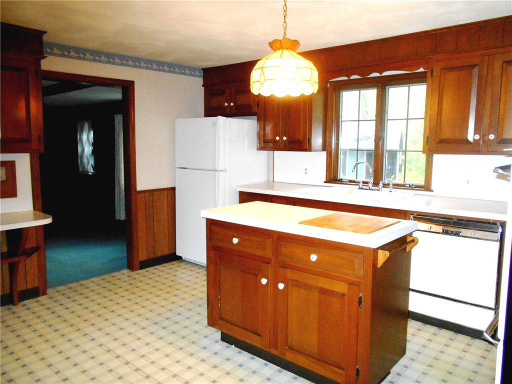 285 Old River Road Lincoln, RI 02865 - Photo 11 of 34
