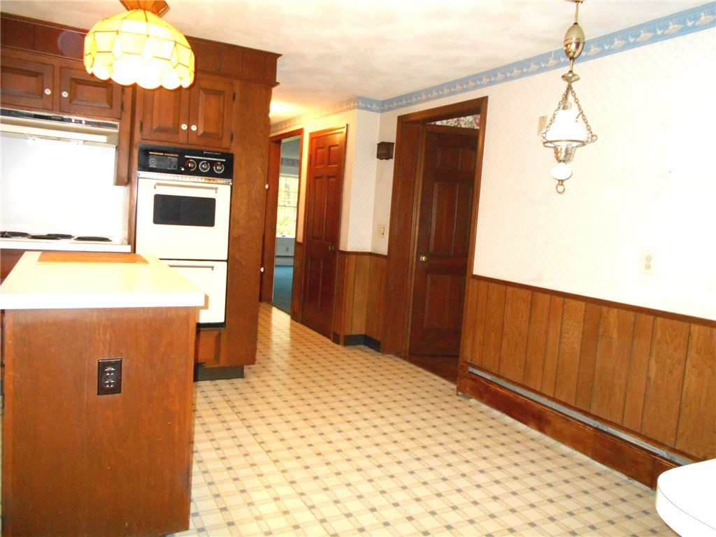 285 Old River Road Lincoln, RI 02865 - Photo 13 of 34