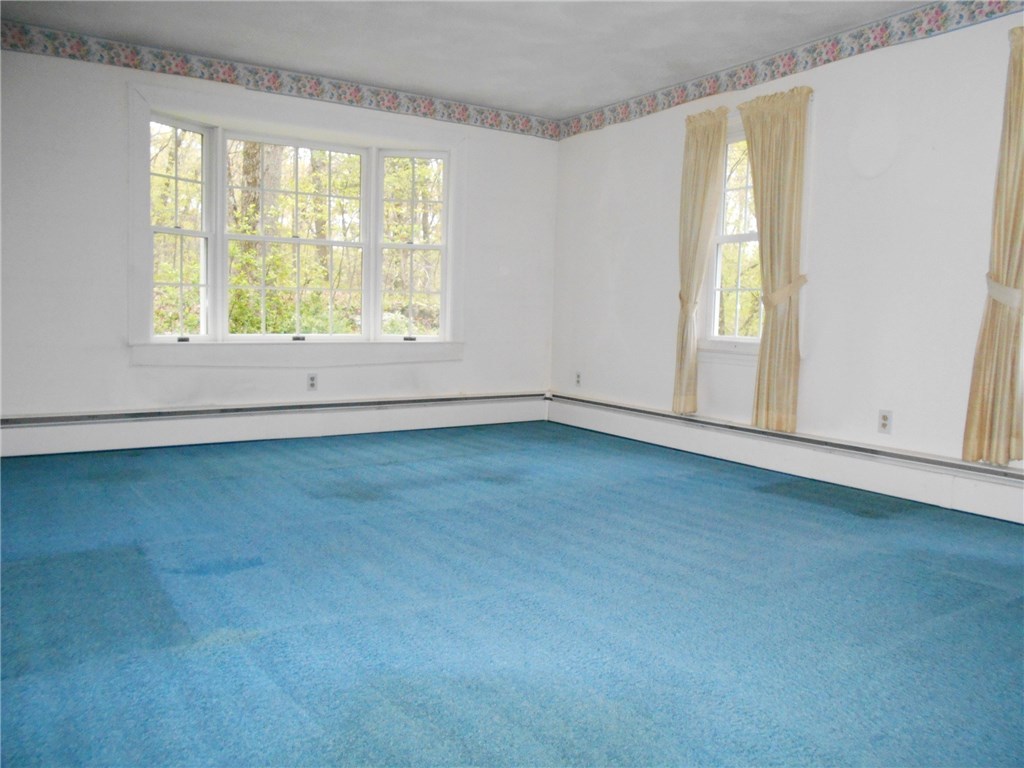 285 Old River Road Lincoln, RI 02865 - Photo 6 of 34