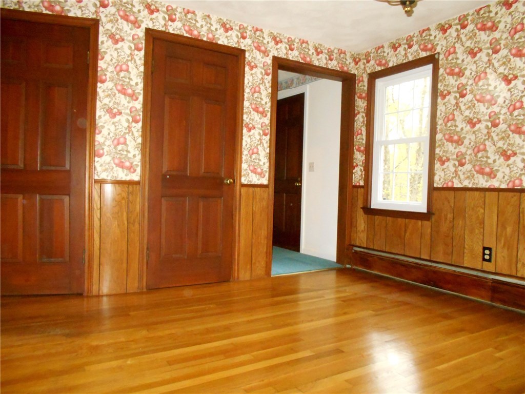 285 Old River Road Lincoln, RI 02865 - Photo 9 of 34