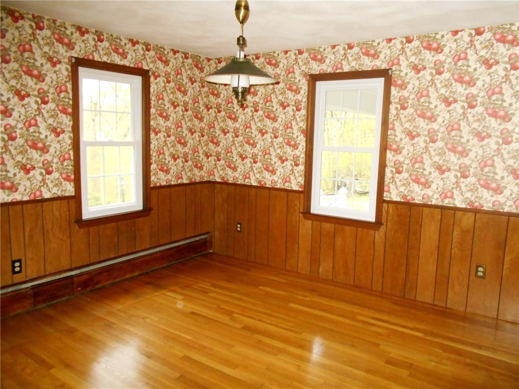285 Old River Road Lincoln, RI 02865 - Photo 10 of 34