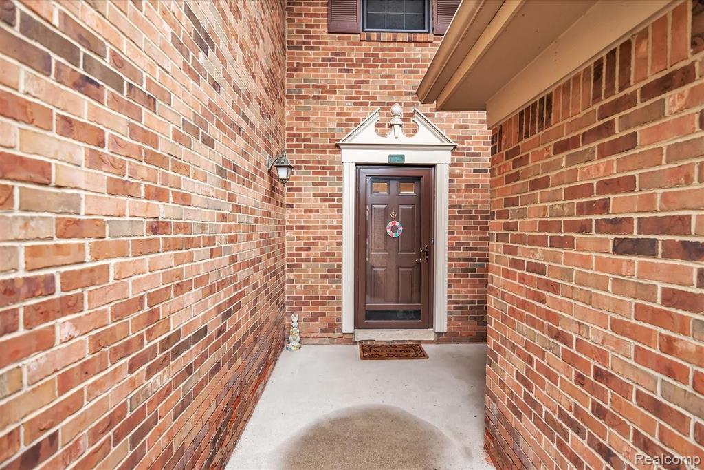 36944 Ridgedale Court, Unit 77 Farmington Hills, MI 48331 - Photo 3 of 38