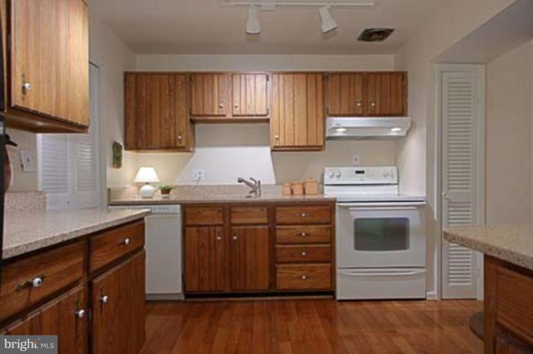8209 Blairton Road Springfield, VA 22152 - Photo 11 of 29 Kitchen #3