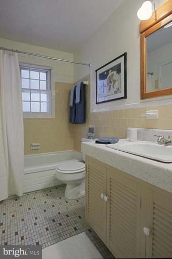 8209 Blairton Road Springfield, VA 22152 - Photo 3 of 29 Bath #1