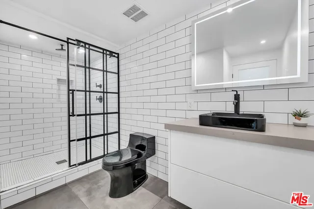 $1,999,000 | 24 20th Avenue, Venice, CA 90291