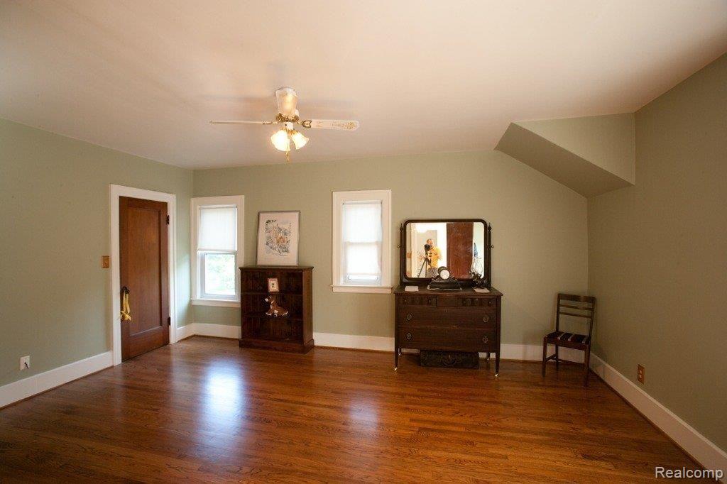 929 Pemberton Road Grosse Pointe, MI 48230 - Photo 10 of 12 Bedroom 2