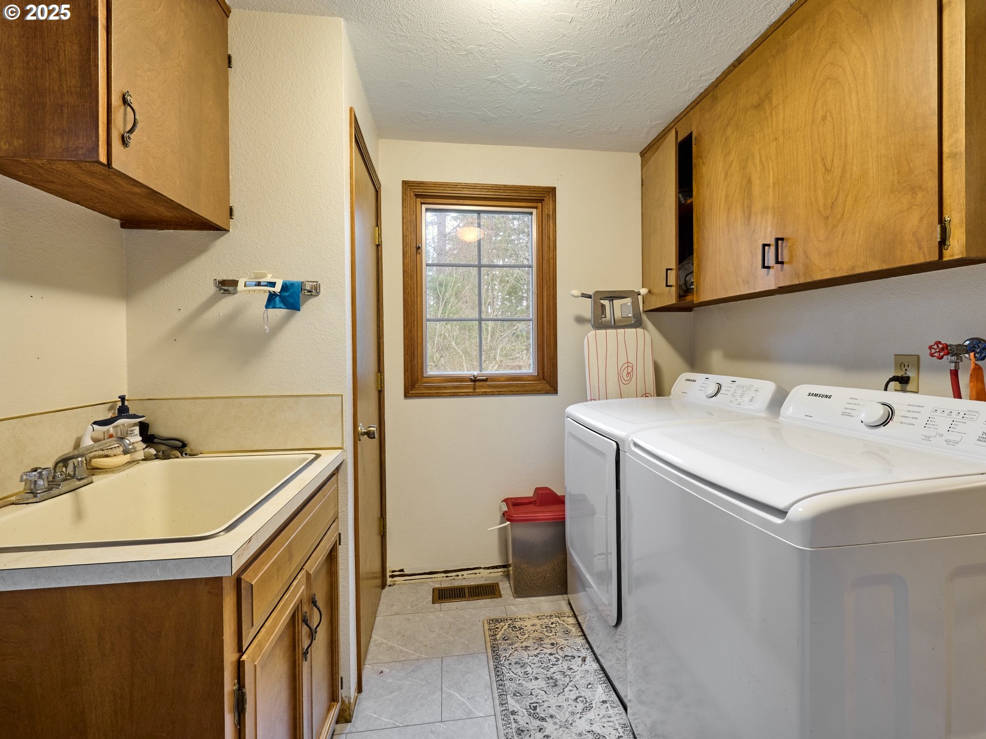 9065 Daleview Road Southeast Salem, OR 97317 - Photo 23 of 48 Gallery Image 23