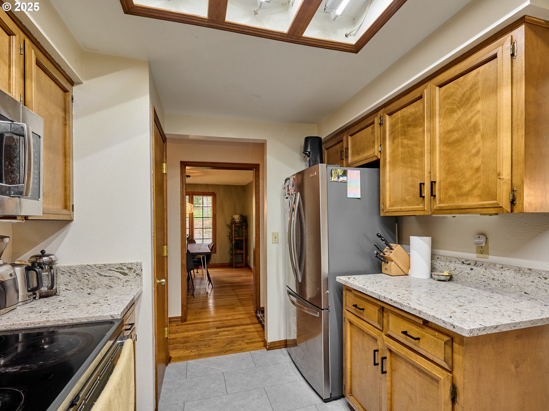 9065 Daleview Road Southeast Salem, OR 97317 - Photo 6 of 48 Gallery Image 6