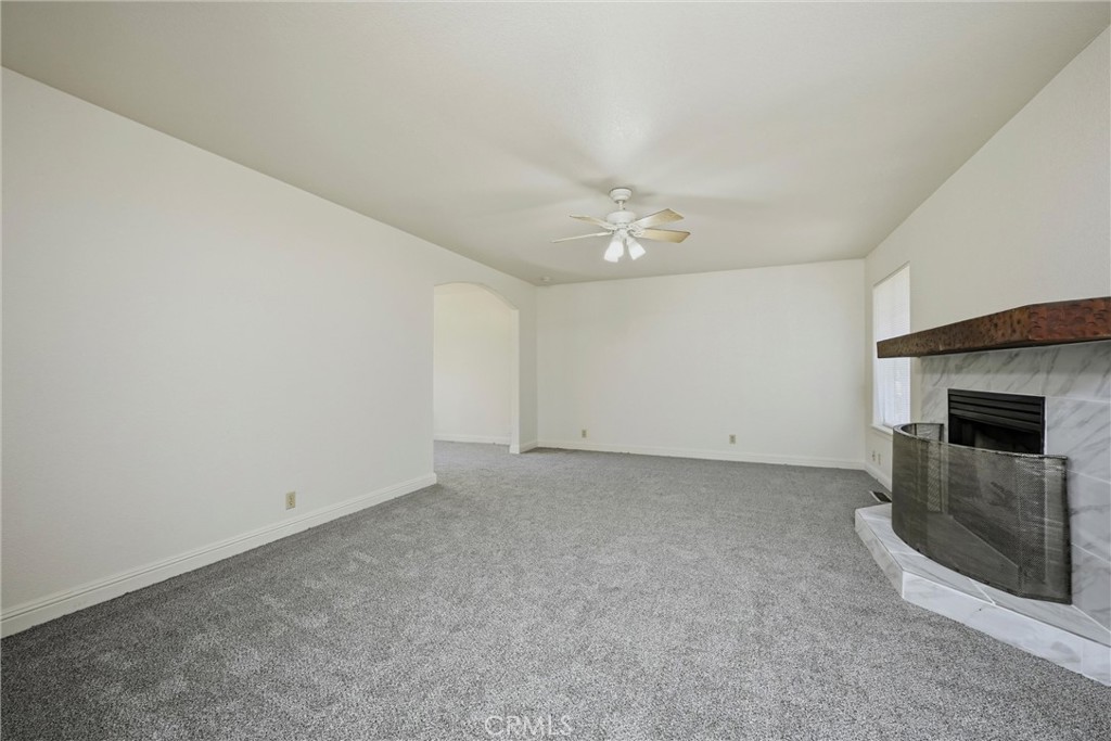 16211 Golf Middletown, CA 95426 - Photo 2 of 29 Living room