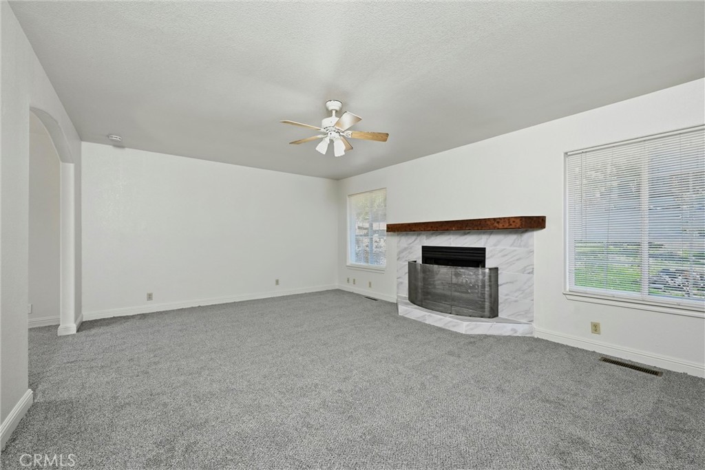 16211 Golf Middletown, CA 95426 - Photo 4 of 29 living room