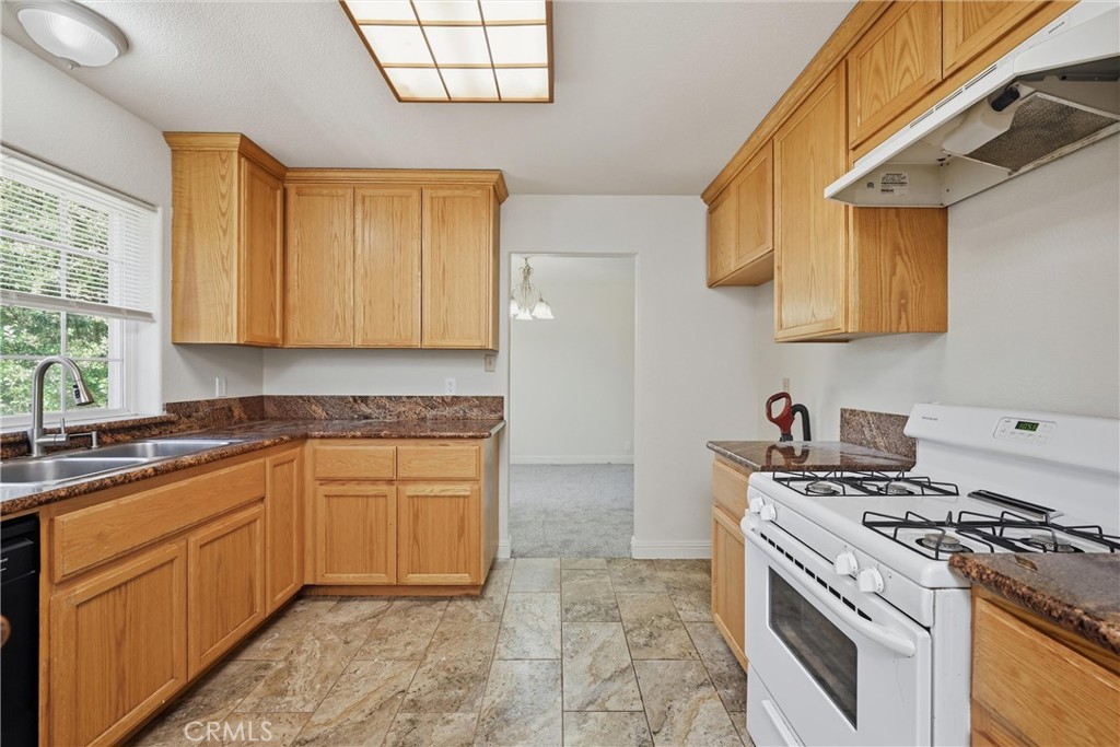 16211 Golf Middletown, CA 95426 - Photo 8 of 29 Kitchen