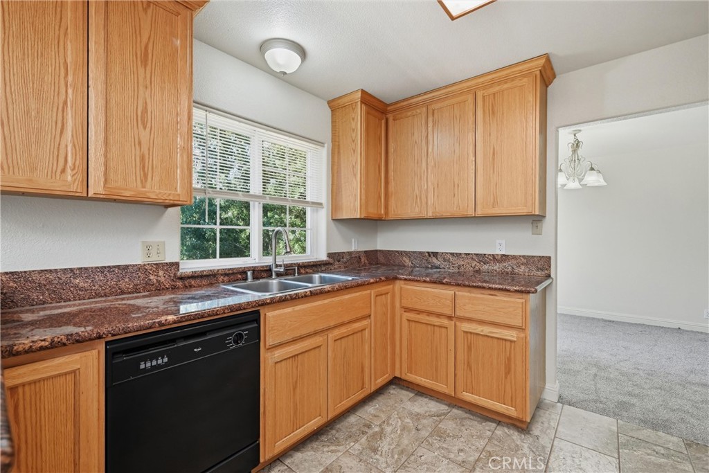 16211 Golf Middletown, CA 95426 - Photo 10 of 29 Kitchen