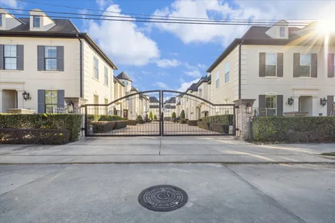 $799,000 | 7835 Bobbitt Lane, Houston, TX 77055