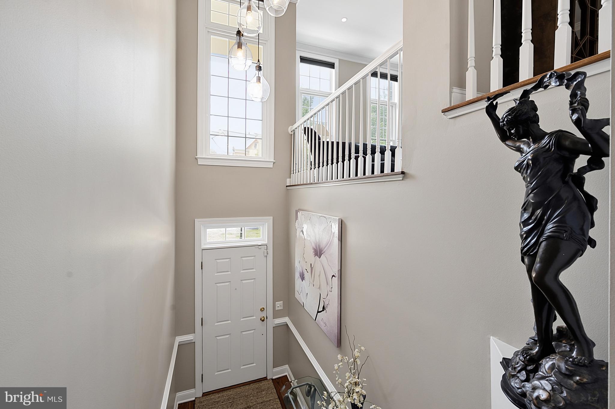 5424 Edsall Ridge Place Alexandria, VA 22312 - Photo 6 of 48 Two story entry foyer