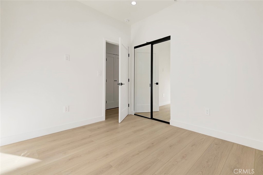 2242 North Keystone Street Burbank, CA 91504 - Photo 16 of 26 a view of an empty room