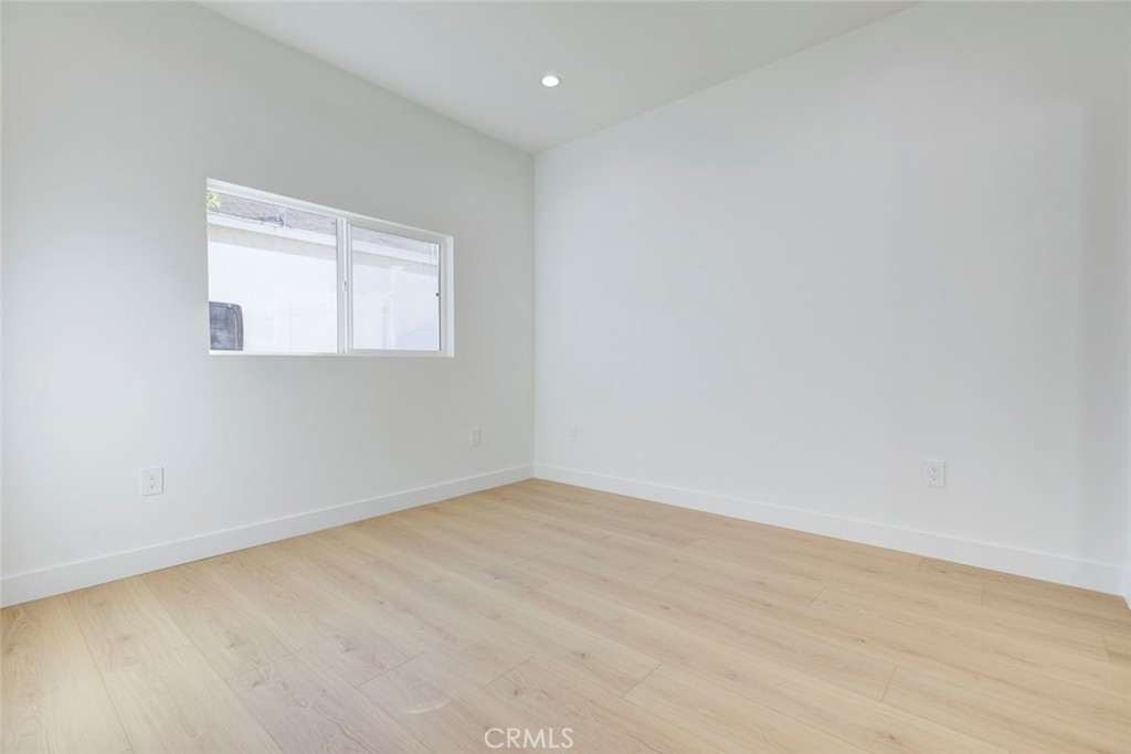 2242 North Keystone Street Burbank, CA 91504 - Photo 18 of 26 a view of an empty room