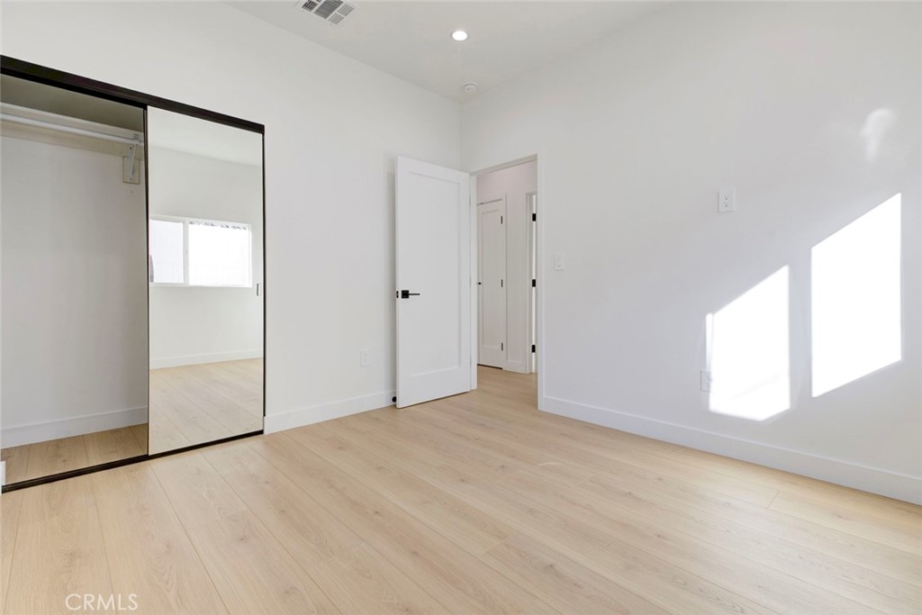 2242 North Keystone Street Burbank, CA 91504 - Photo 19 of 26 a view of an empty room and window